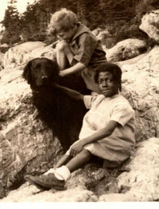 a6 Photo 1920's ? Adorable girl w her dog 325a - Picture 1 of 3