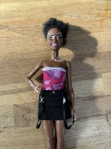 Barbie Fashionistas Puppe mit Vitiligo braun Haut Afro Haare Kleidung Mattel 2003 - Bild 1 von 6