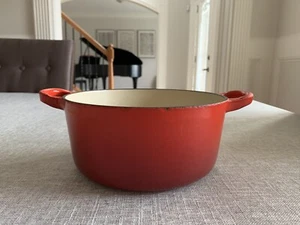 VTG LE CRUESET FLAME ORANGE ENAMELED CAST IRON #18 DUTCH OVEN NO LID USED - Picture 1 of 9