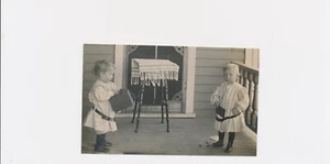 1910 Rare Museum Piece Girl + Camera & Blonde Child, L.W. Halbe Dorrance Kansas - Picture 1 of 2