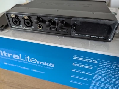 MOTU UltraLite mk5 USB Audio Interface inkl. Rackwinkel - Bild 1 von 4