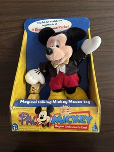 Muñeca interactiva Disney World 2006 de peluche Pal Mickey Mouse parlante nueva en caja ver fotos - Imagen 1 de 8