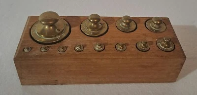 ANCIENNE BOÎTE DE POIDS EN LAITON - Photo 1/4