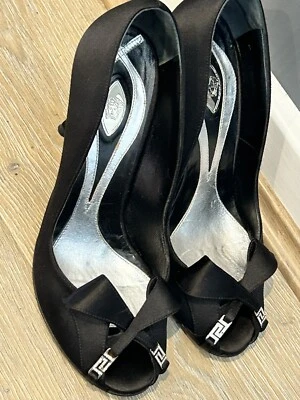 Zapatos de tacón vintage Gianni Versace Peep Toe talla 39 Vero Cuoio Nero Palladio Foto 1 de 4