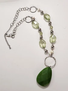 Chunky Jade Pendant Necklace Silvertone Pearl Green Glass Stations Boho Beauty - Picture 1 of 8