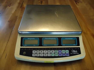 QTech Digital Counting Scale, Model G-30 (30 lb capacity, 0.002 lb resolution) - Picture 1 of 2