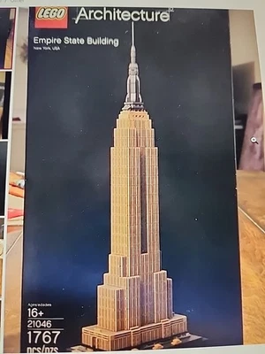 LEGO ARCHITECTURE: Empire State Building (21046) - Image 1 of 4
