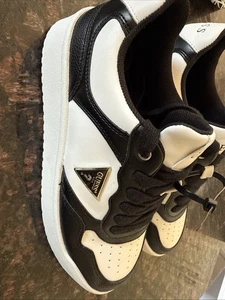 GUC Guess Damen Tennisschuhe Schwarz und Weiß Größe 7M Schnürung WGANAYA-R - Bild 1 von 5