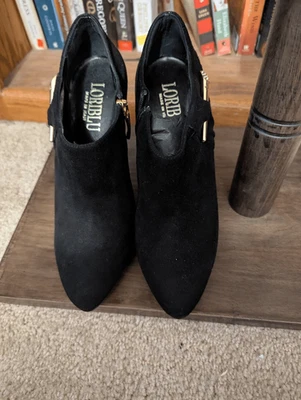 Nuevo, sin caja Loriblu Mujer 39 EE. UU. 9 Negro Gamuza Zapatos de salón Foto 1 de 4