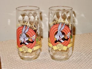 2 Vintage Warner Brothers 1990 Collector Series  Glass -Bugs Bunny 50th Birthday - Picture 1 of 3