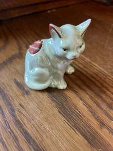 VINTAGE JAPAN PRETTY SMALL GREEN PORCELAIN CAT PIN CUSHION FIGURE FREE SHIPPING - Picture 1 of 9