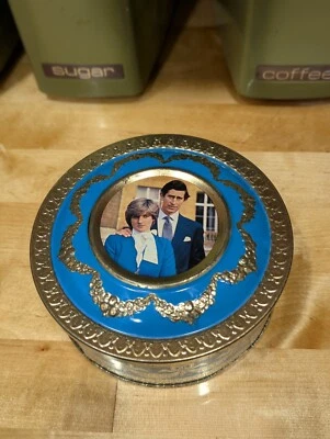 Princess Diana Prince Charles Meltis Bedford England Tin Collectible VTG - Image 1 of 4