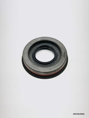 Flanged Front Axle Pinion Seal for Jeep Grand Cherokee WJ 2001-2004 DDP/WJ/054A - Image 1 of 4