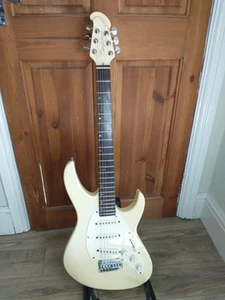 Tanglewood Jetstream RH Electric. Very playable in good condition USED - Picture 1 of 14