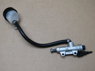 BMW S1000RR 2012 12.300 millas freno trasero cilindro maestro Brembo (15339) Foto 1 de 4