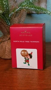 2021 Hallmark Ornament "NORDPOL BAUMSCHNEIDER" 9. in der Serie - Bild 1 von 2