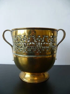 A Victorian Ornately Pierced Brass Plant Pot Holder. Victorian Brass Jardiniere - Picture 1 of 11