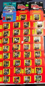 Lot of 35 Racing Champion 1997 Nascar 1:144 Replica Die Cast Collector Cars - Bild 1 von 7