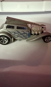 Hot Wheels Tubo Dritto Argento - Foto 1 di 4
