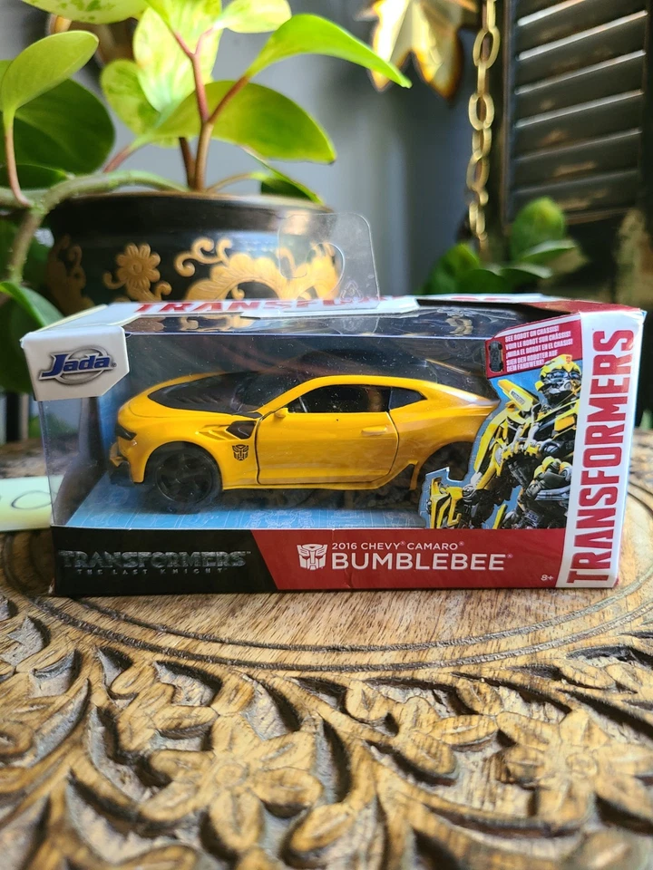 Jada Transformers Bumblebee 2016 Chevy Camaro Die-Cast Car 1:32 The Last Knight - Image 1 of 4