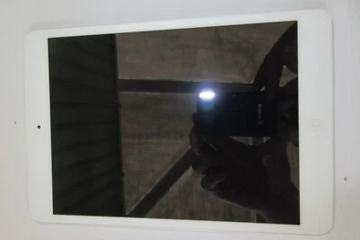 Apple iPad, Mini, 1st Gen. 16GB Silver - Image 1 of 4