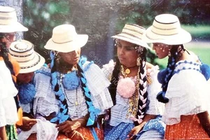Postcard - Panamanian Folkloric Dancers - Panama - 1970 ca. - Picture 1 of 2