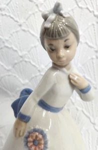 7" Zaphir Lladro Young Girl Figurine Spain Vintage Porcelain Sculpture Marked - Picture 1 of 12