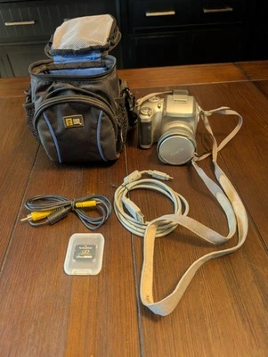 Fujifilm FinePix S3100 Digital Camera 4.0MP 6x Zoom Silver Y2K TESTED WORKS - Image 1 of 4