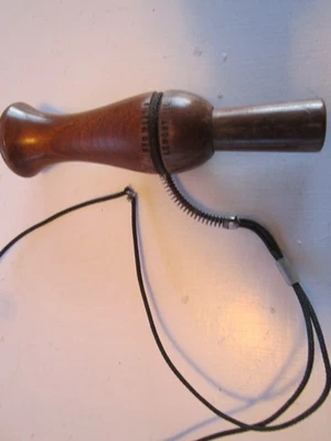 Винтажный Ken Martin 6 1/8 дюйма LEMONT, ILL Goose call со шнурком б/у в отличном состоянии - Изображение 1 из 4