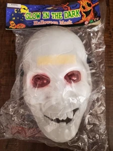 Halloween Maske Glow in the Dark Totenkopf Vintage Spooky Nite Loomco rote Augen Neu  - Bild 1 von 12