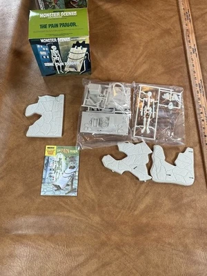 Moebius Monster Scenes Pain Parlor Plastic Model Kit 2010 Sealed Aurora Open Box - Image 1 of 4