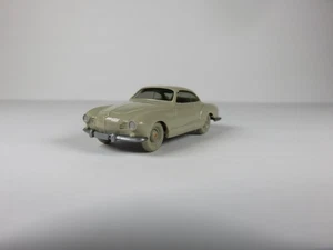 Modelli Wiking, VW Karmann Ghia, grigio giallo chiaro, 1. Versione, numero CS 306/1P - Foto 1 di 10