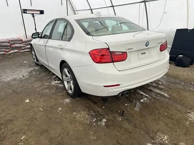 Columna de dirección usada se adapta a: BMW 328I 2014 cambio de piso AWD con volante térmico Foto 1 de 4