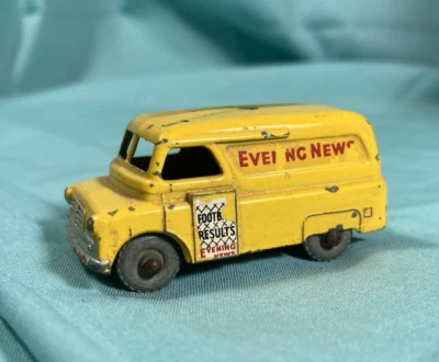 Matchbox Lesney No 42, Bedford Evening News Van, Grey Wheels, 1950's - Image 1 of 4