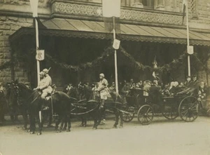 France Raymond Poincaré & Clemenceau? In horse carriage Old Photo 1918 - Picture 1 of 3