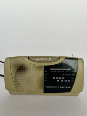 Emerson AM/FM Radio RP6247 - Image 1 of 4