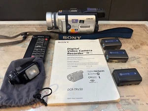 SONY HANDYCAM DCR-TRV30 MINI DV TAPE W/Night vision CAMCORDER Tested - Picture 1 of 12