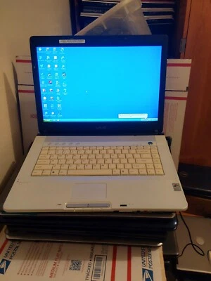 Sony Vaio Vgn-Fe550G de colección funciona Foto 1 de 2