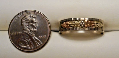 Landstrom's Black HIlls South Dakota 10K Leaves Sterling Silver Band Ring Sz 8.5 - Image 1 of 4