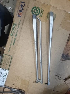 1970-74 Challenger Cuda E Body Windshield Wiper Arms - Bild 1 von 4