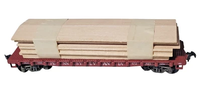 Varney Pennsylvania 472421 coche plano con carga de madera - calibre HO Foto 1 de 4