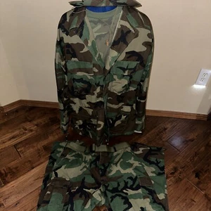 Chaqueta/camisa/pantalones/sombrero/cinturón camuflaje militar grande del ejército de Estados Unidos - Imagen 1 de 14