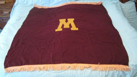 Vintage University of Minnesota Golden Gophers Wool Fringed Stadium Blanket Cover