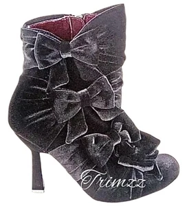 Size 9 (40 EUR)……..IRREGULAR CHOICE…….“Unwrap Me” Black Velvet Bow Boots . New - Picture 1 of 11