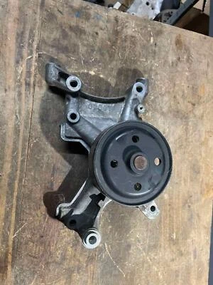 05 LEXUS LS430 Coolant Pump - Image 1 of 2