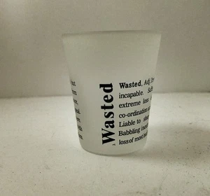 Verschwendung Milchglas Schnapsglas mit schwarzem Schriftzug A4 - Bild 1 von 7