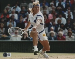 MARTINA NAVRATILOVA SIGNED AUTOGRAPH 8X10 PHOTO TENNIS LEGEND BECKETT BAS COA - Picture 1 of 1