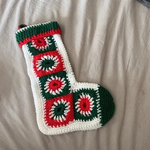 Calza natalizia vintage all'uncinetto MCM nonna retrò nonna quadrata verde rossa - Foto 1 di 6