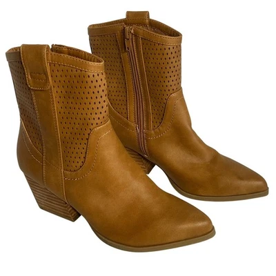 Dolce Vita Kirby Ankle Boots Women Size 7 Tan Perforated Western Heel Zip - Image 1 of 4