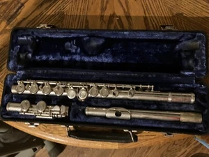 armstrong 104 flute used - Picture 1 of 5